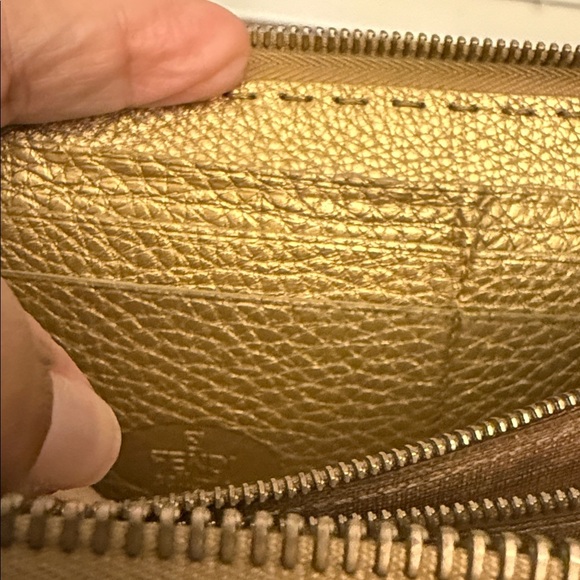 Fendi Metallic Gold Textured Wallet - Picture 4 of 5